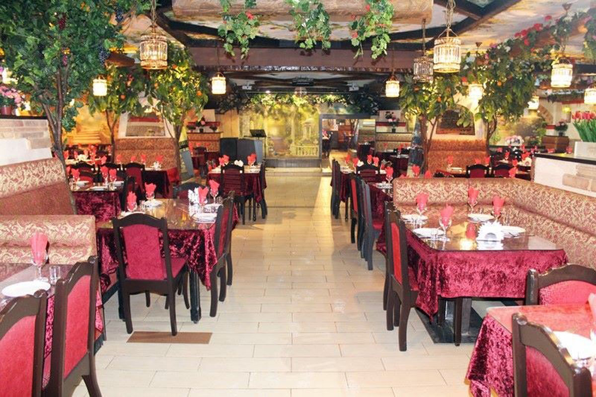 Основной зал — Летний сад