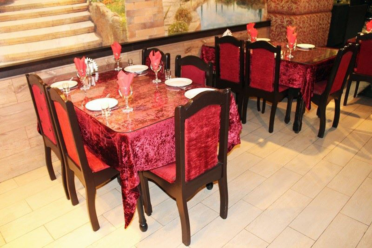 Основной зал — Летний сад