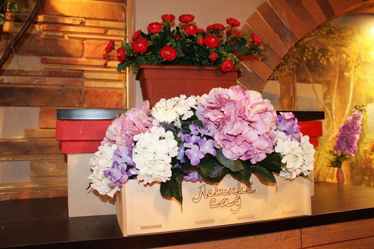 Основной зал — Летний сад