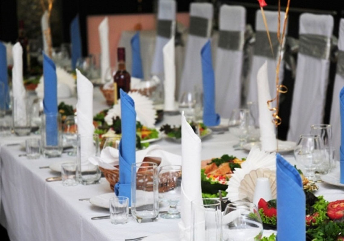 Основной зал — Старые друзья