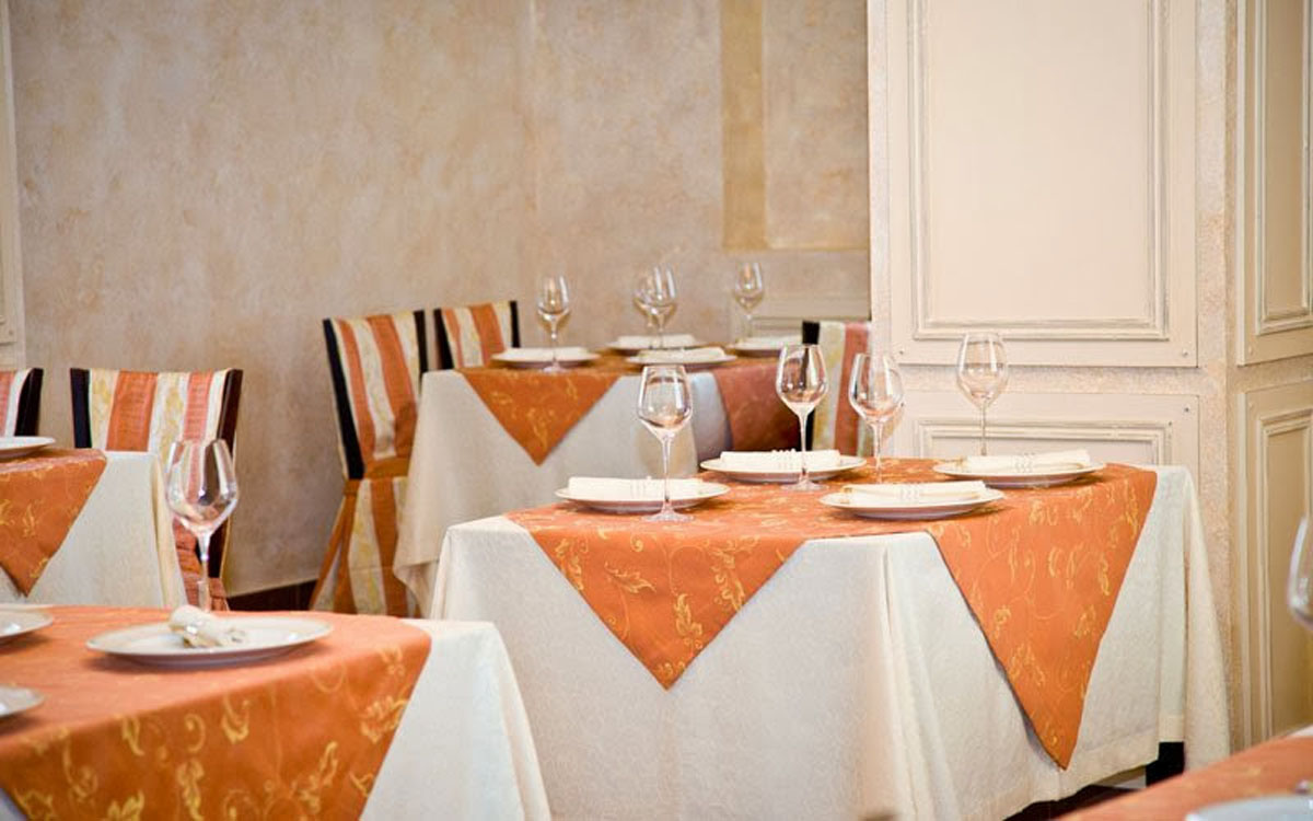 Основной зал — Эльбузд