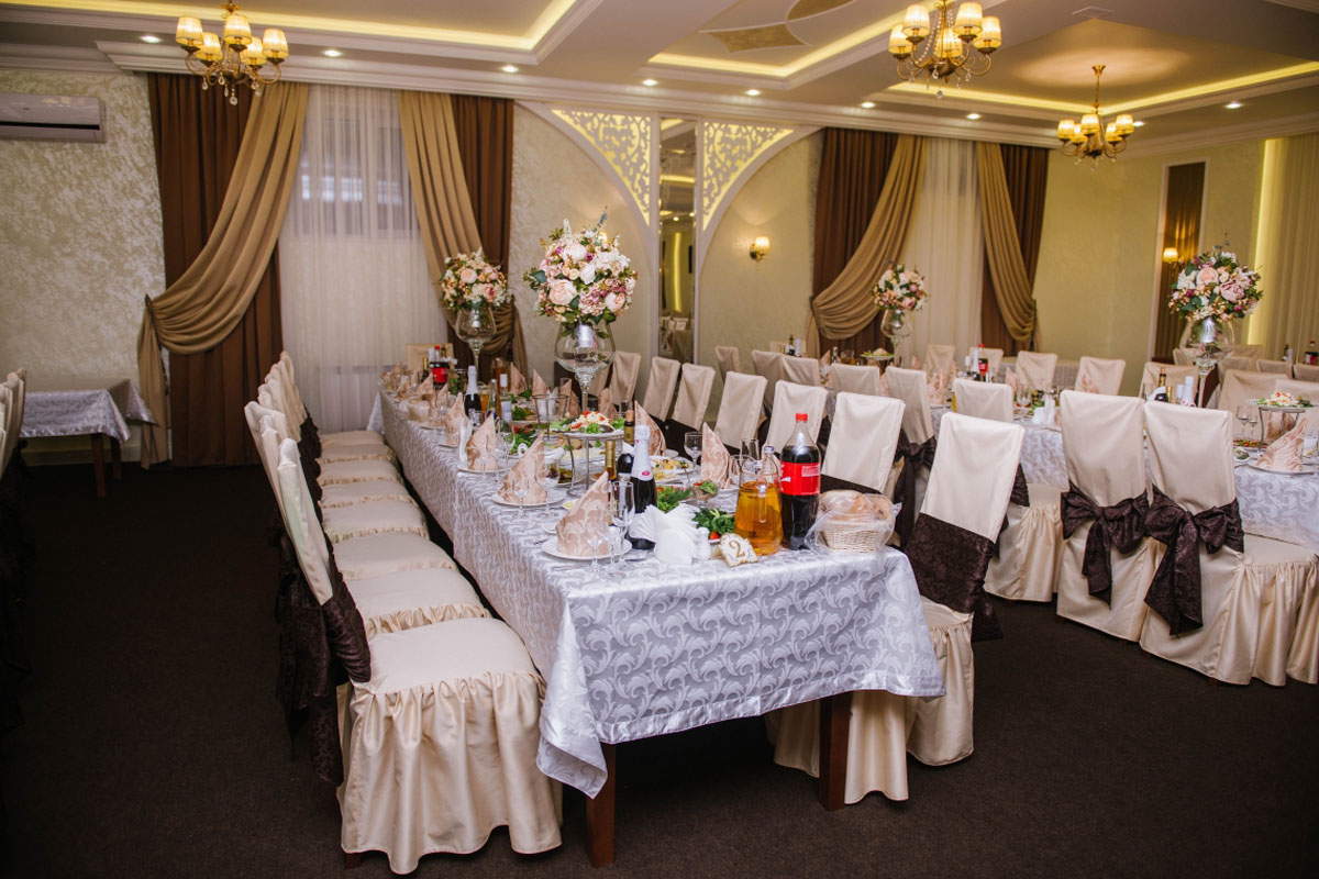 Малый зал — Аристократ