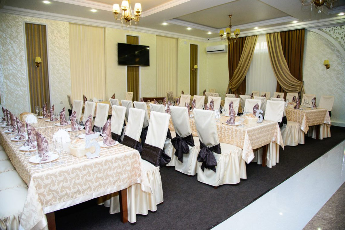 Малый зал — Аристократ