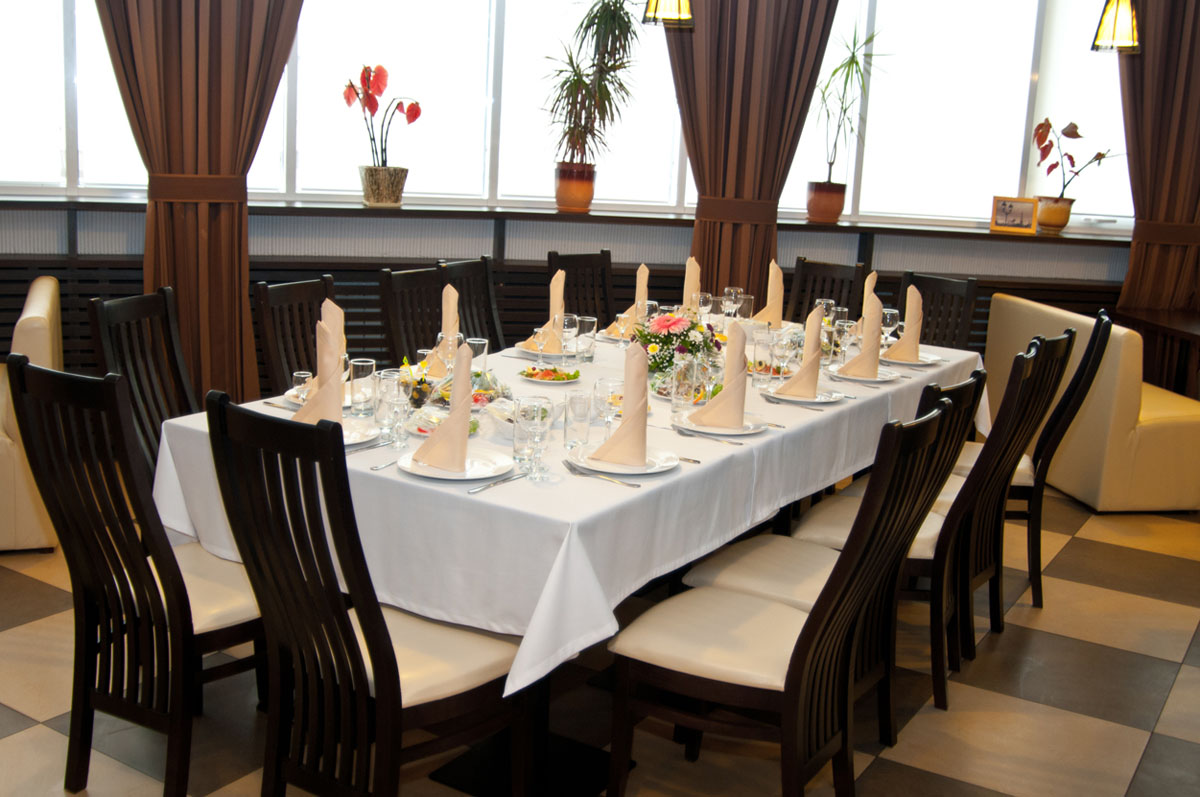 Основной зал — Ели-Млели