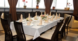 Основной зал — интерьер зала