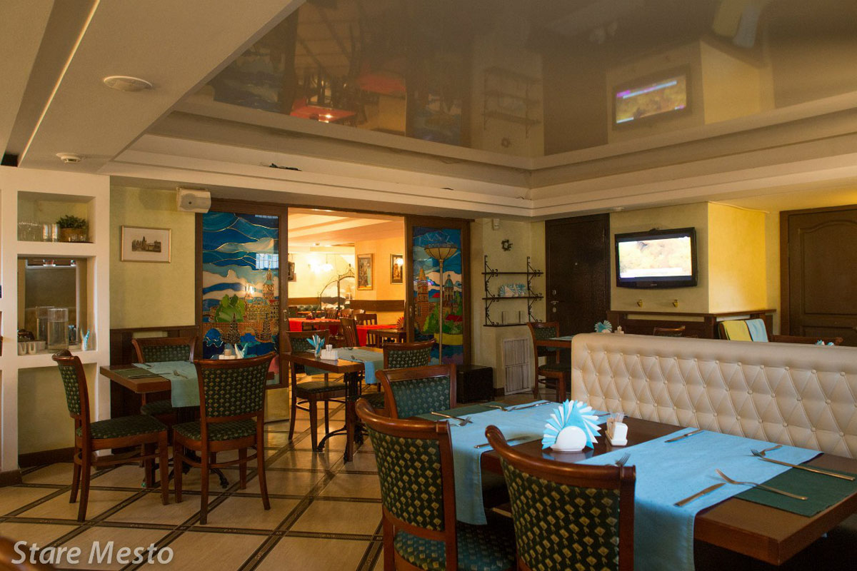 Основной зал — Старе Место
