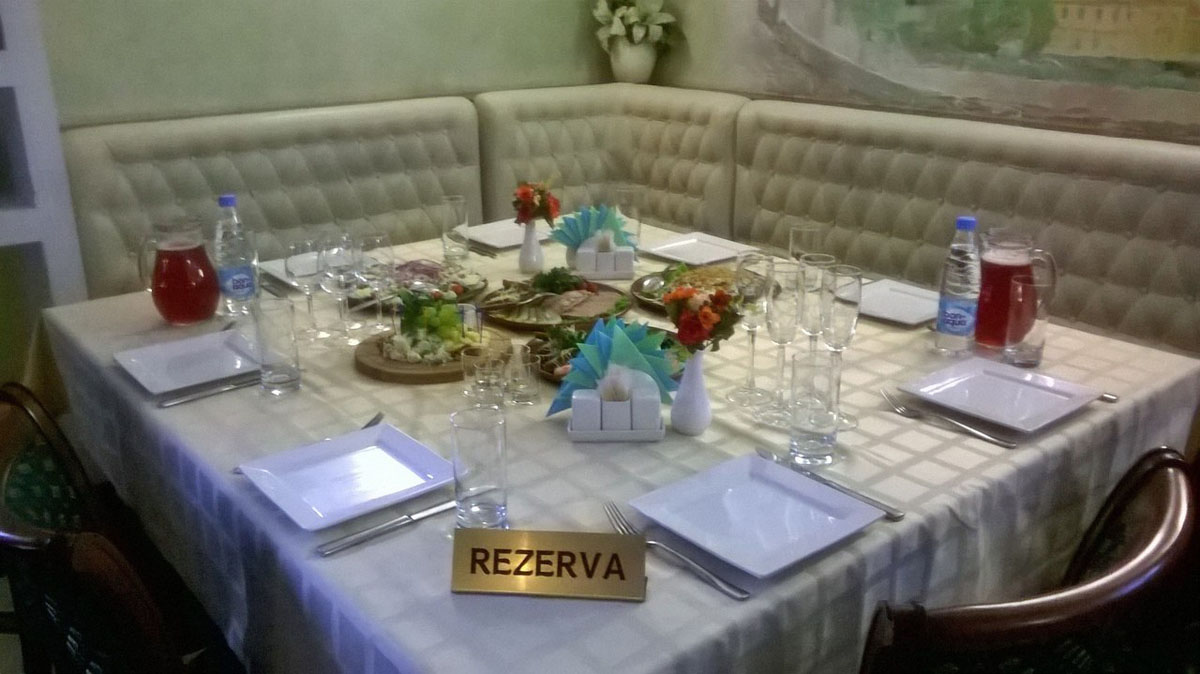 Основной зал — Старе Место