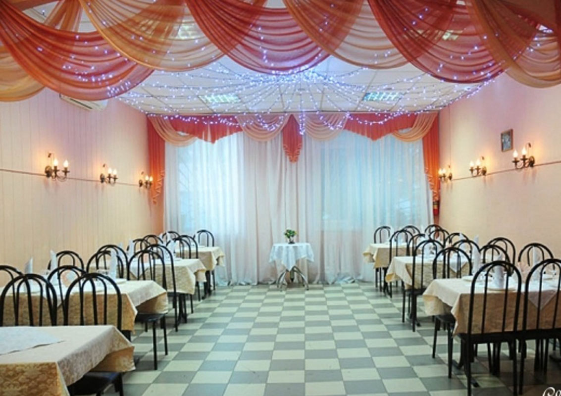 Основной зал — Мария