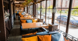 Основной зал — интерьер зала