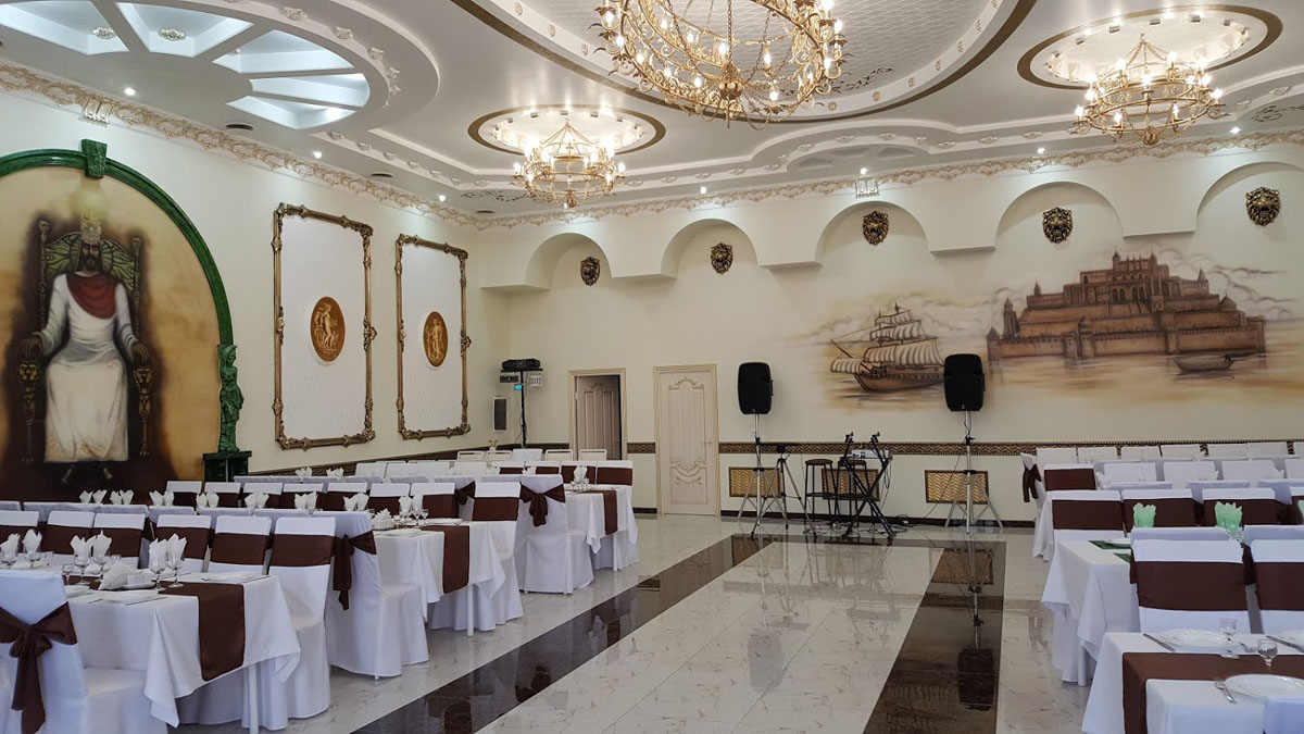 Основной зал — Белый Замок