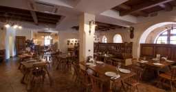 Основной зал