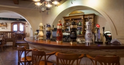 Основной зал