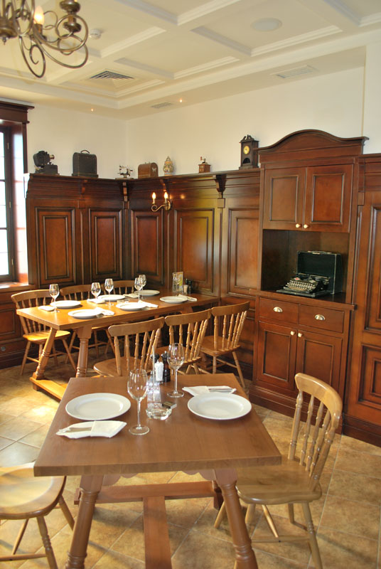 Малый зал — Бюргер