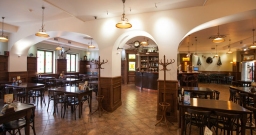 Основной зал