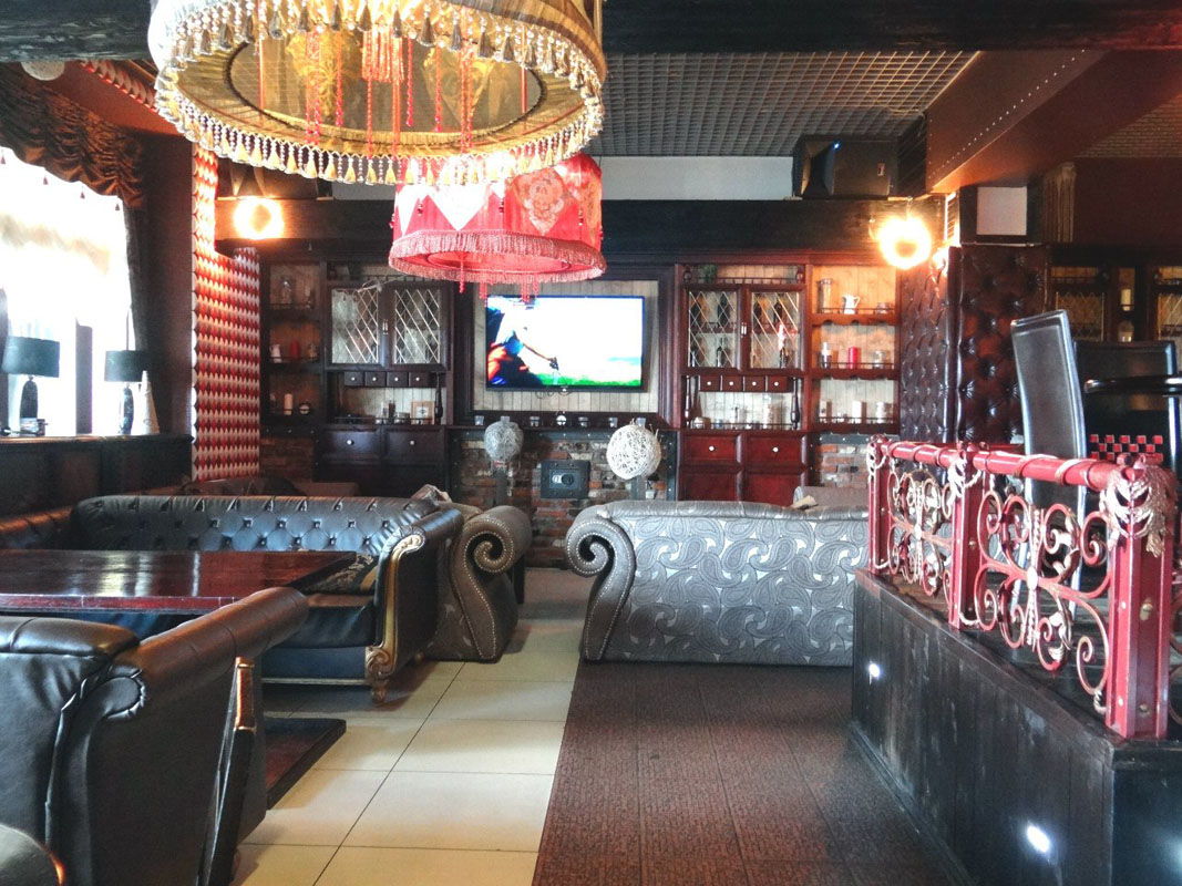 Основной зал — Лосось и Кофе на Большой Московской улице