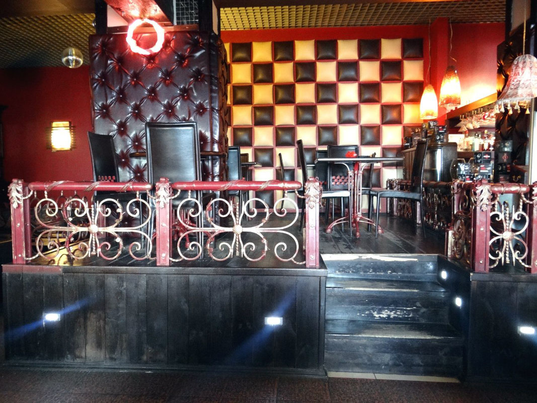 Основной зал — Лосось и Кофе на Большой Московской улице