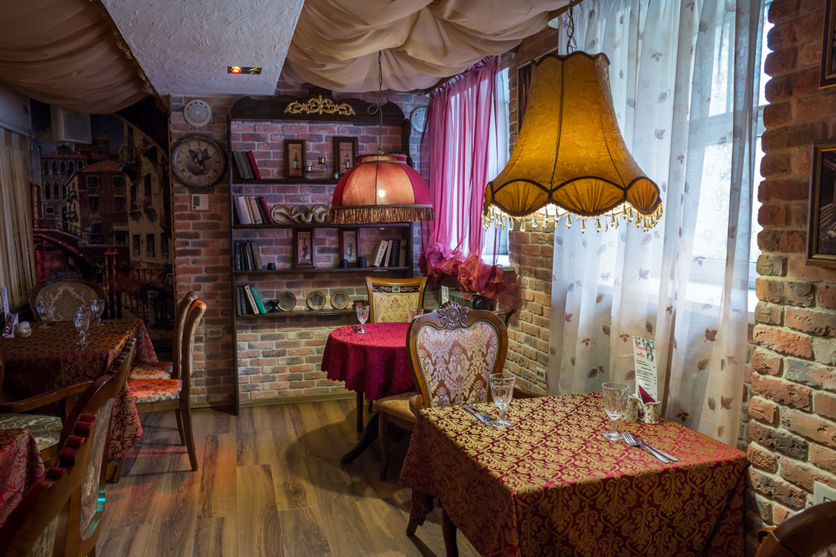 Основной зал — Абажур