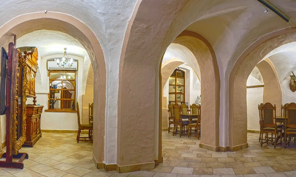 Основной зал — Трактир  Сытый город