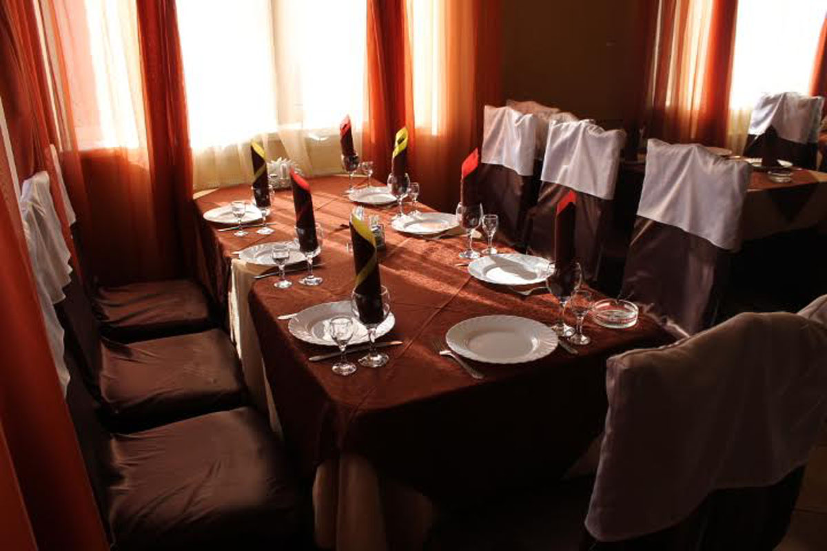 Основной зал — Кафе У Сэма