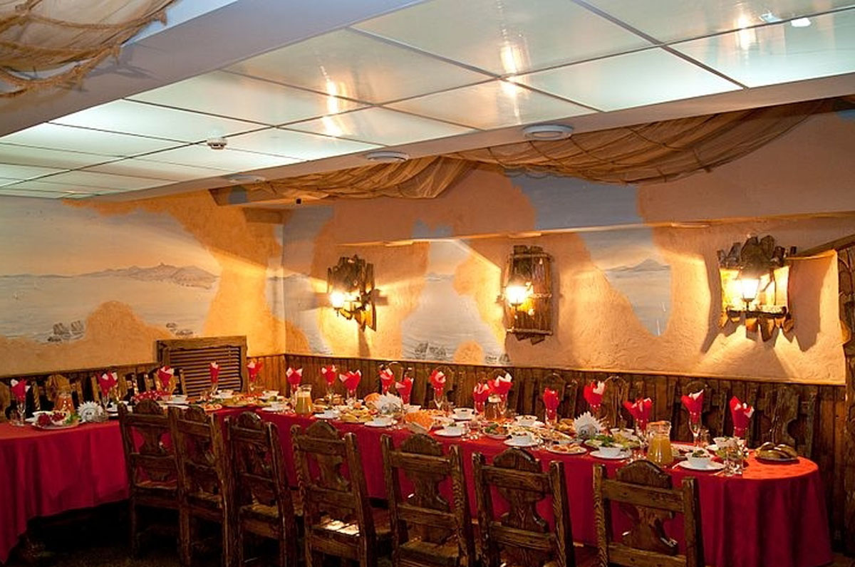 Основной зал — Кафе Чайка