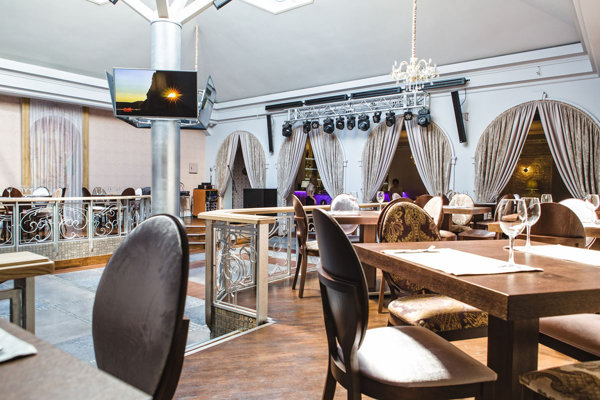 Зал на 100 человек — Орхидея