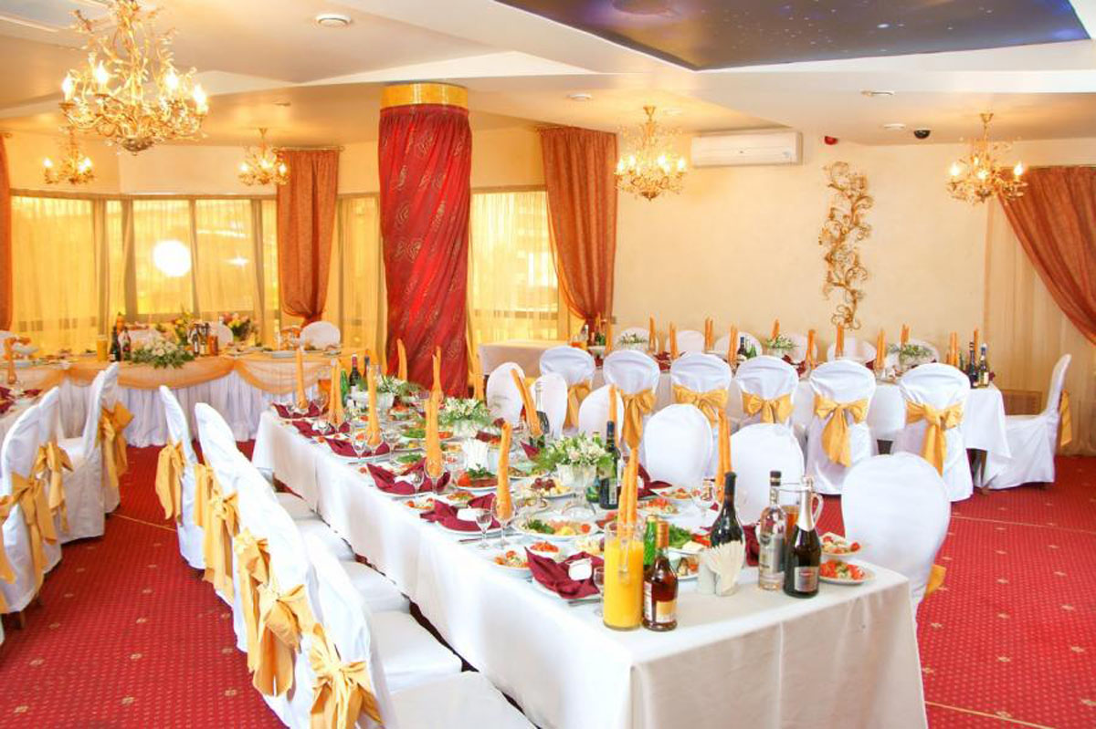 Основной зал — Ресторан-кафе Шафран