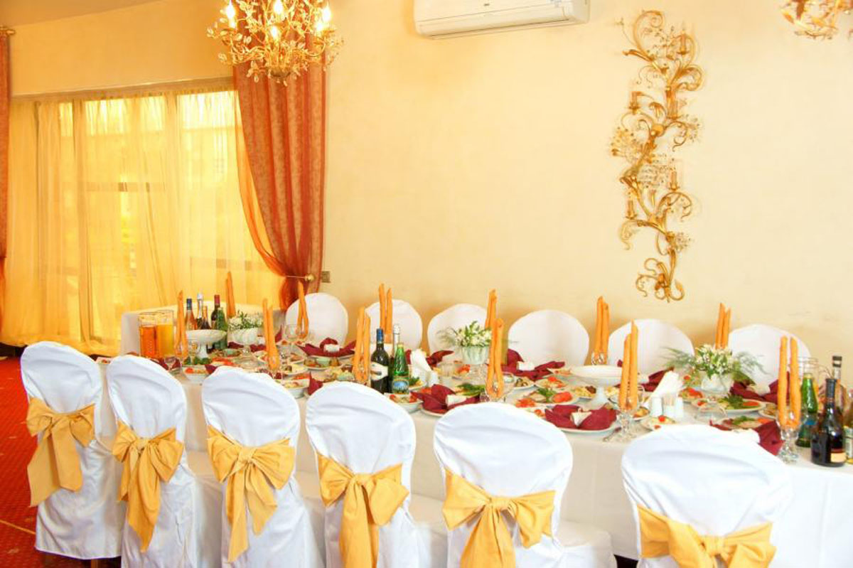 Основной зал — Ресторан-кафе Шафран