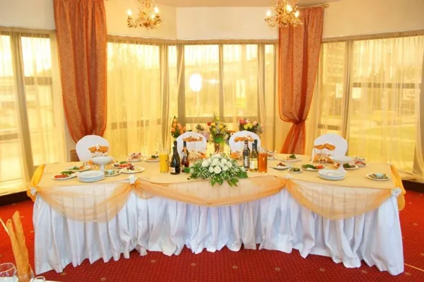 Основной зал