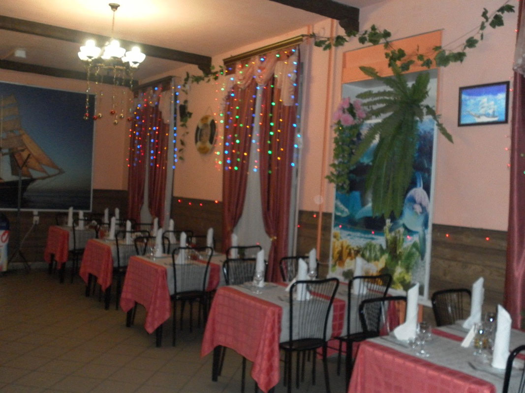 Основной зал — Королевский Фрегат