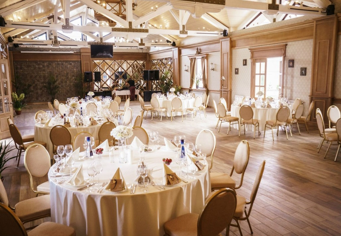 Отель Новый — Зал на 100 человек, фото банкетного зала