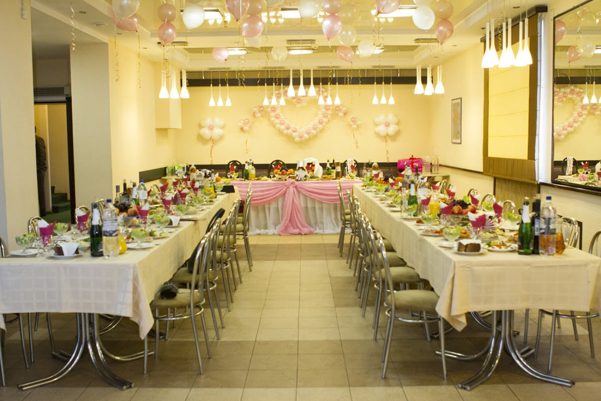 Основной зал — Кливия