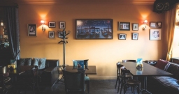 Основной зал — интерьер зала