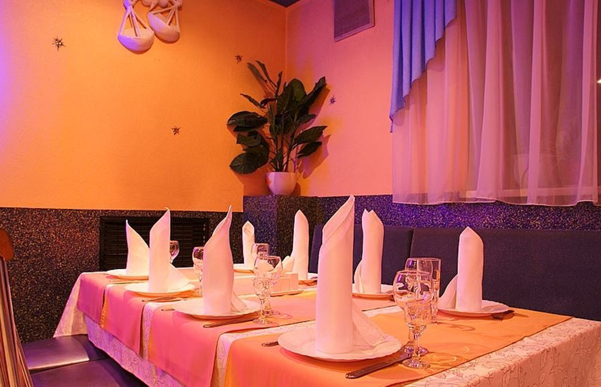 Кафе Зодиак — Основной зал, фото банкетного зала