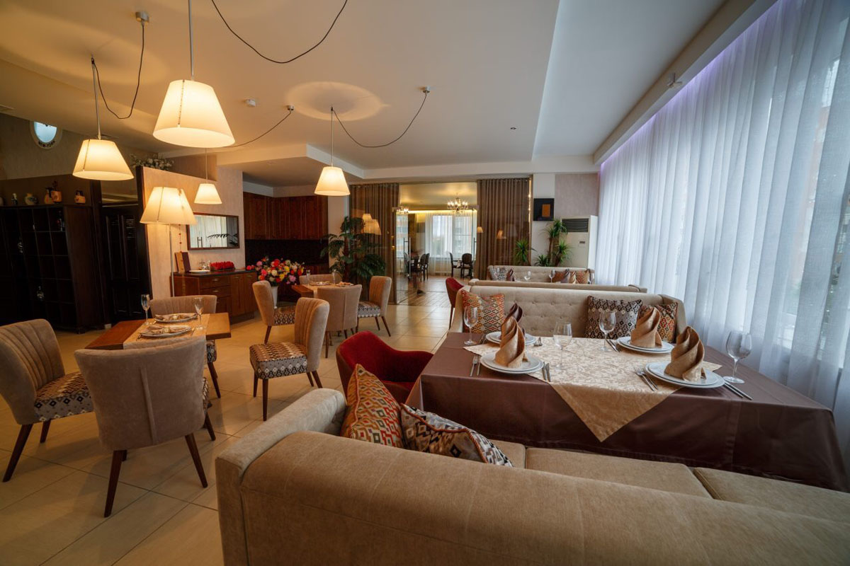 Зал на 100 человек — Ресторан Виктория