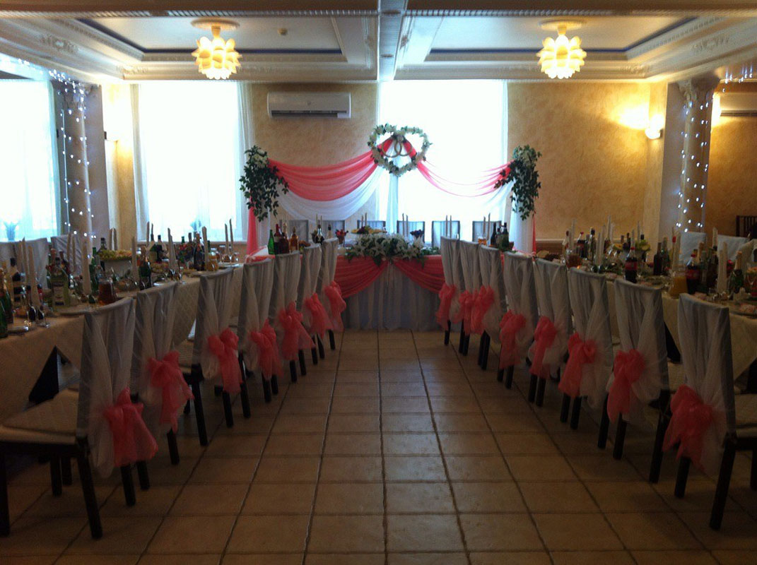 Основной зал — Кристина