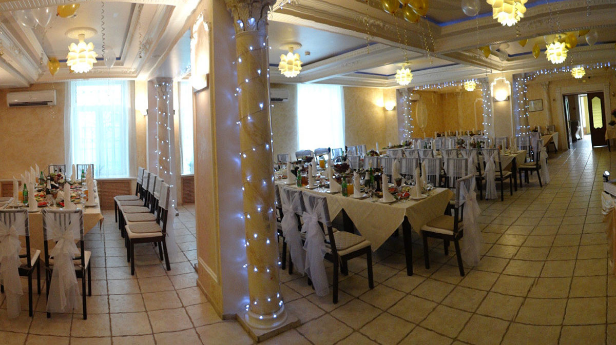 Основной зал — Кристина