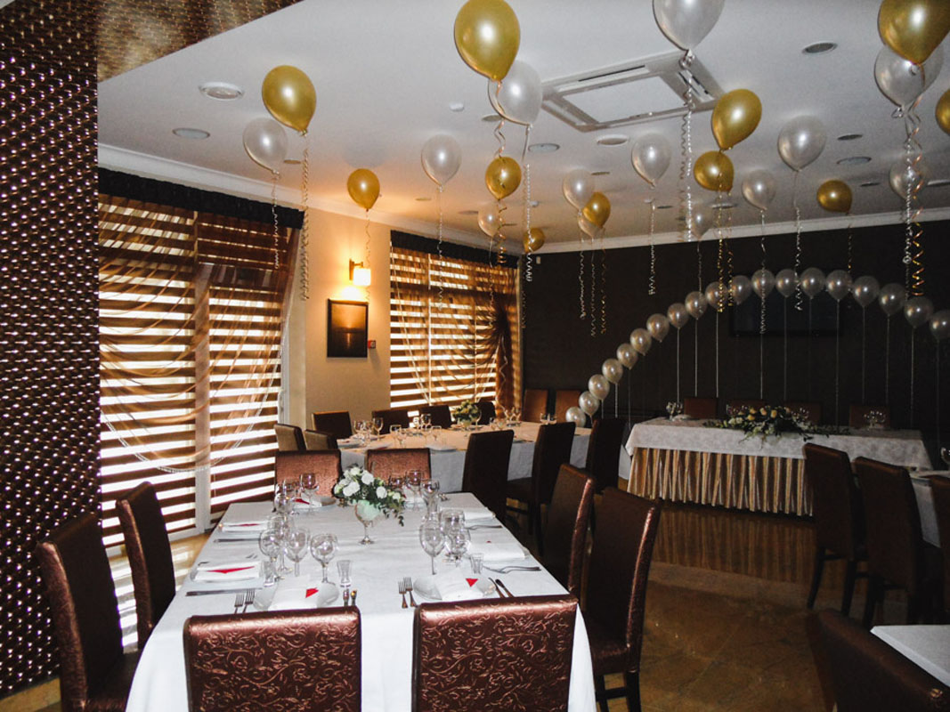 Основной зал — Аврора