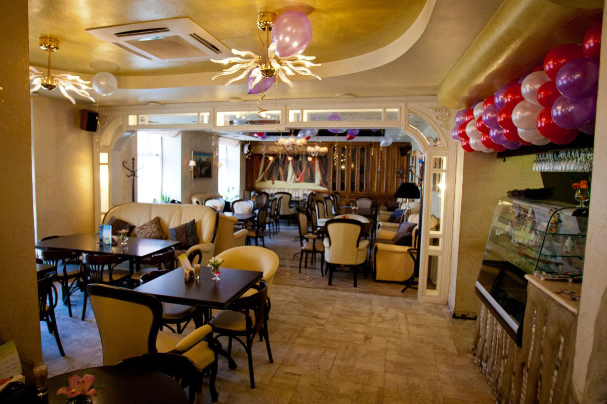 Основной зал — 7 слонов