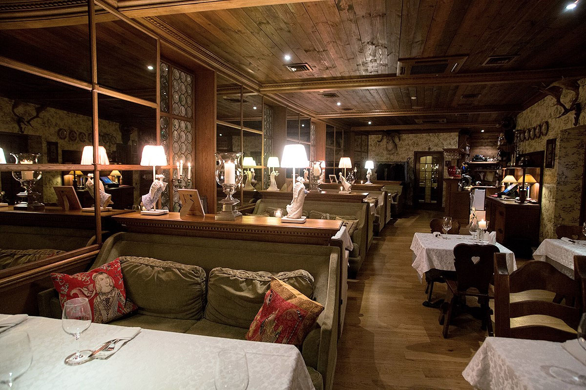 Основной зал — Ресторан Тироль