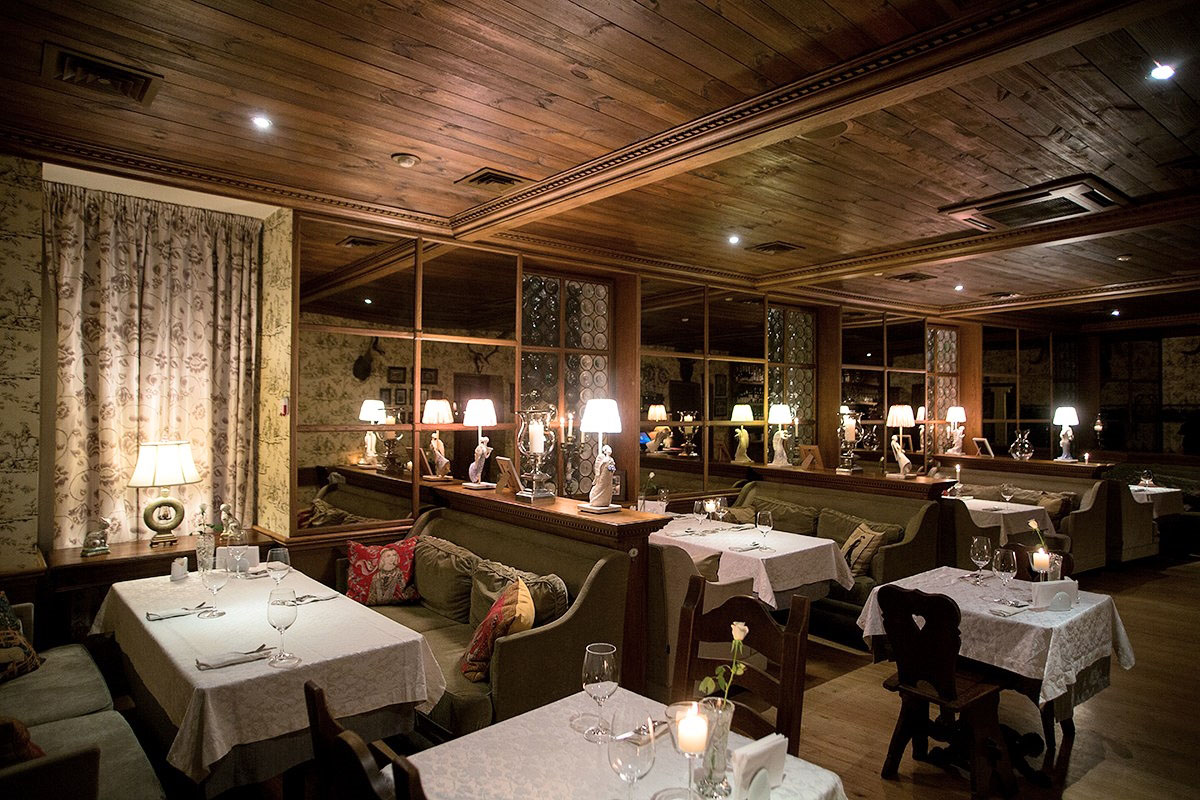 Основной зал — Ресторан Тироль