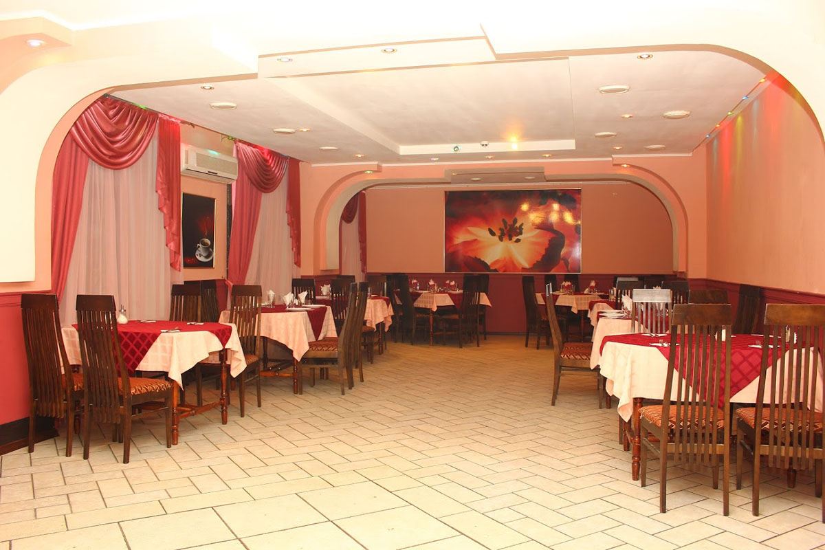 Основной зал — Медлен