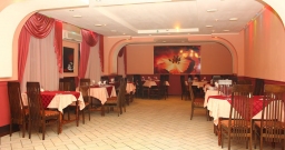 Основной зал — интерьер зала