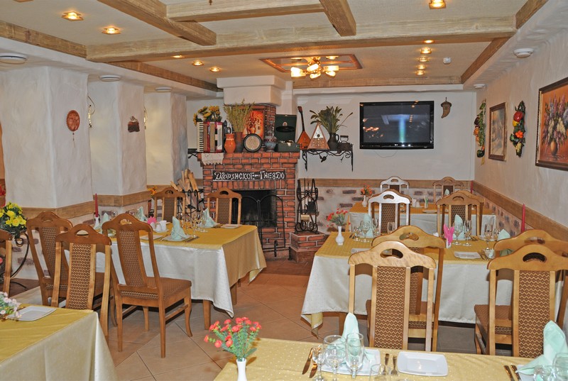 Каминный зал — Дворянское гнездо