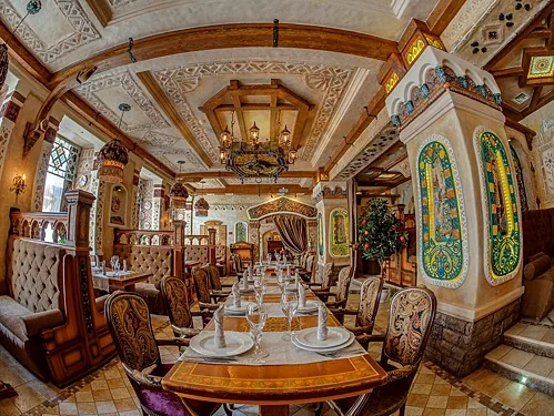 Основной зал — La Cantine Russe