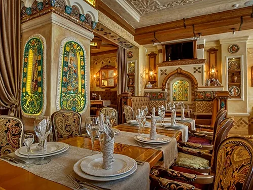 Основной зал — La Cantine Russe