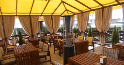 Летняя терраса — интерьер зала