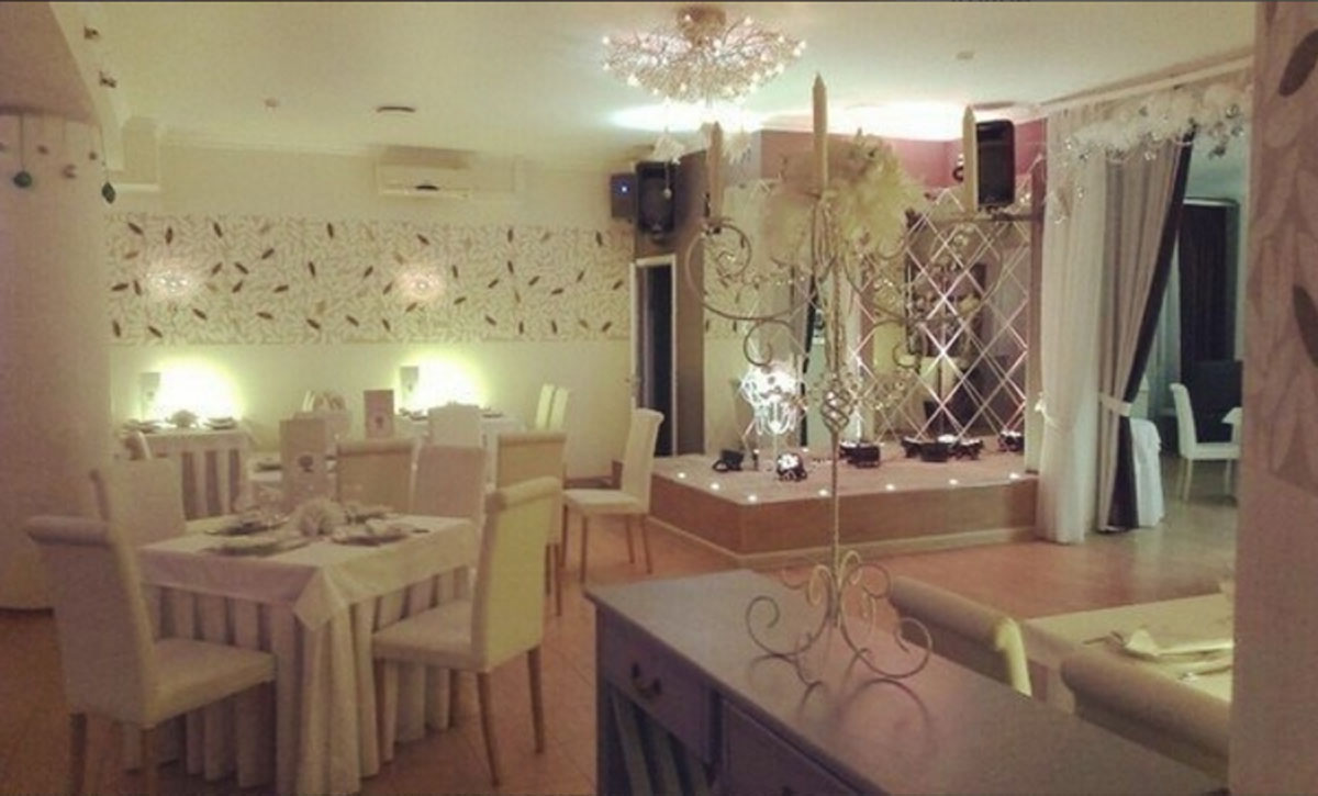 Основной зал — Адам и Ева