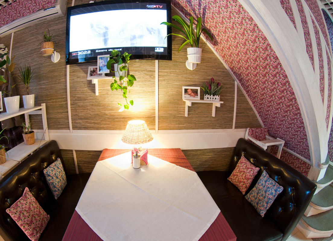 Основной зал — Ля Фамилия