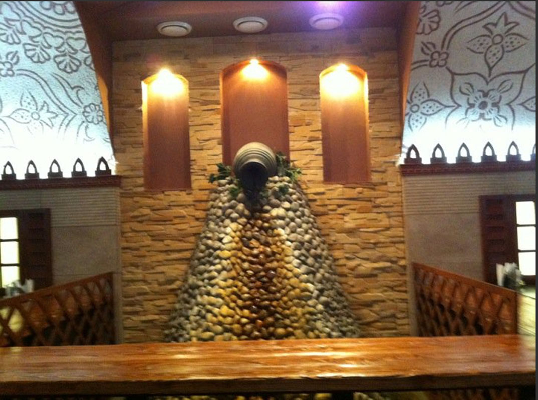 Основной зал — Кафе Угли на Спасской улице