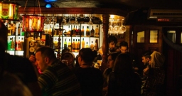 Основной зал — интерьер зала